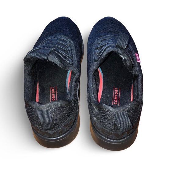 EUC Levi's Sunset Fly Women's Black Slip On Tennis Shoes - Picture 2 of 11